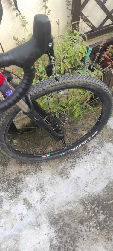 Bicicletta elettrica gravel
