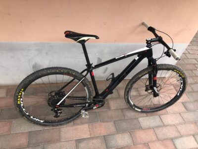 CUBE c62 19 -Carbon