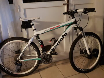 BICICLETTA BIANCHI IN CARBONIO