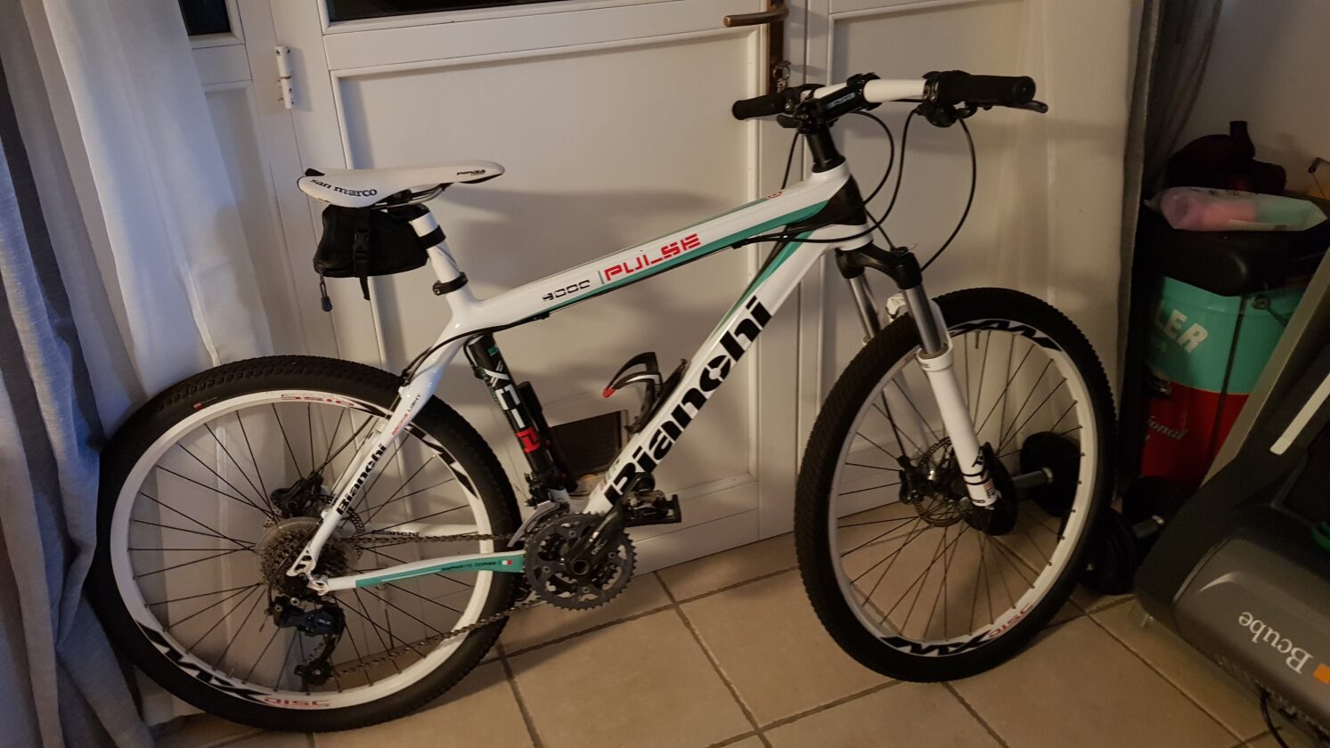 BICICLETTA BIANCHI IN CARBONIO