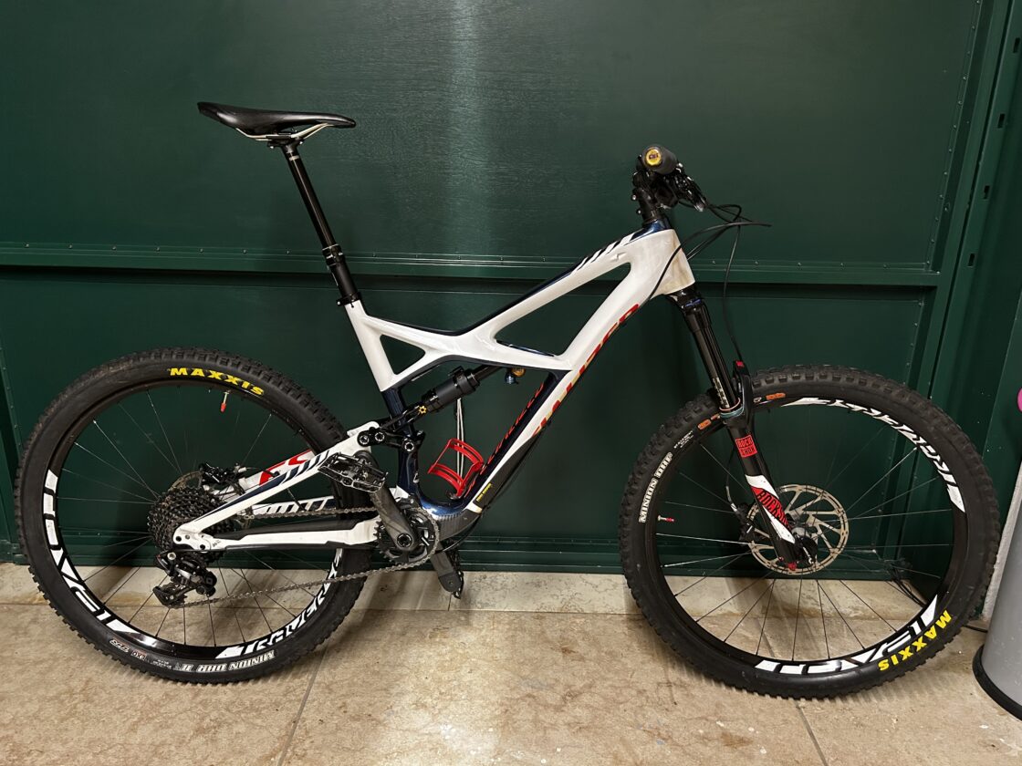 Vendo Specialized ENDURO Expert Carbon taglia L-S4 perfetta