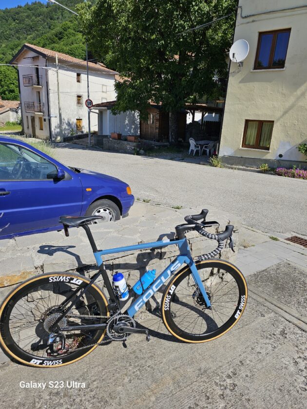 Focus Izalco Max 9.8 carbonio AXS 12V