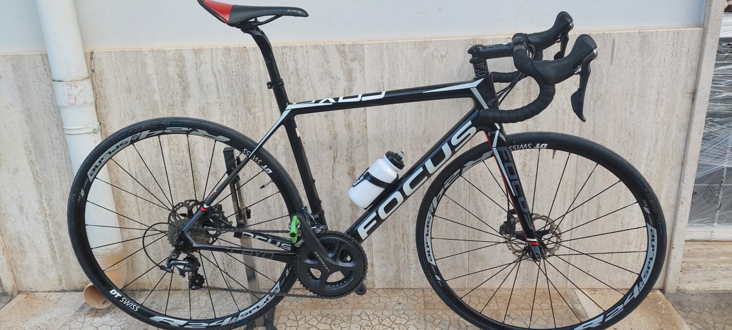 Bici da corsa Focus Cayo Carbon