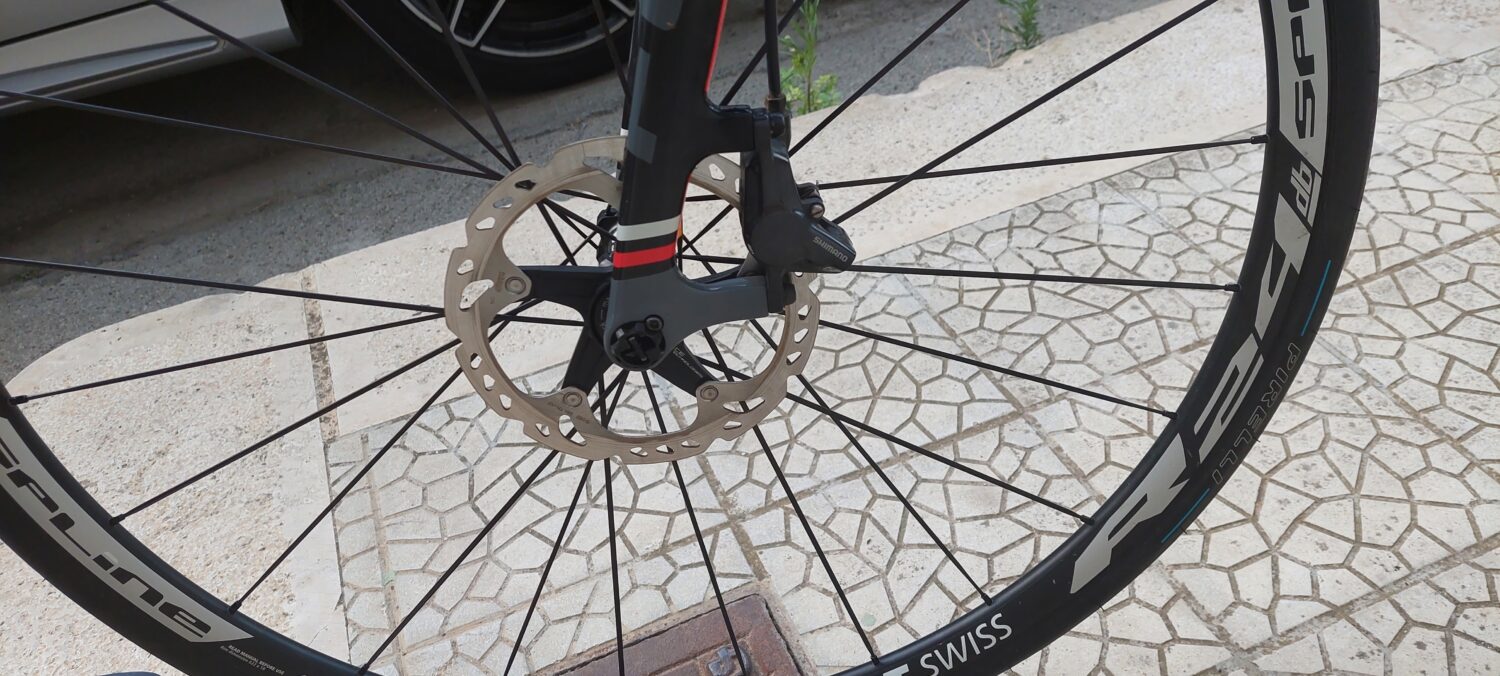 Bici da corsa Focus Cayo Carbon