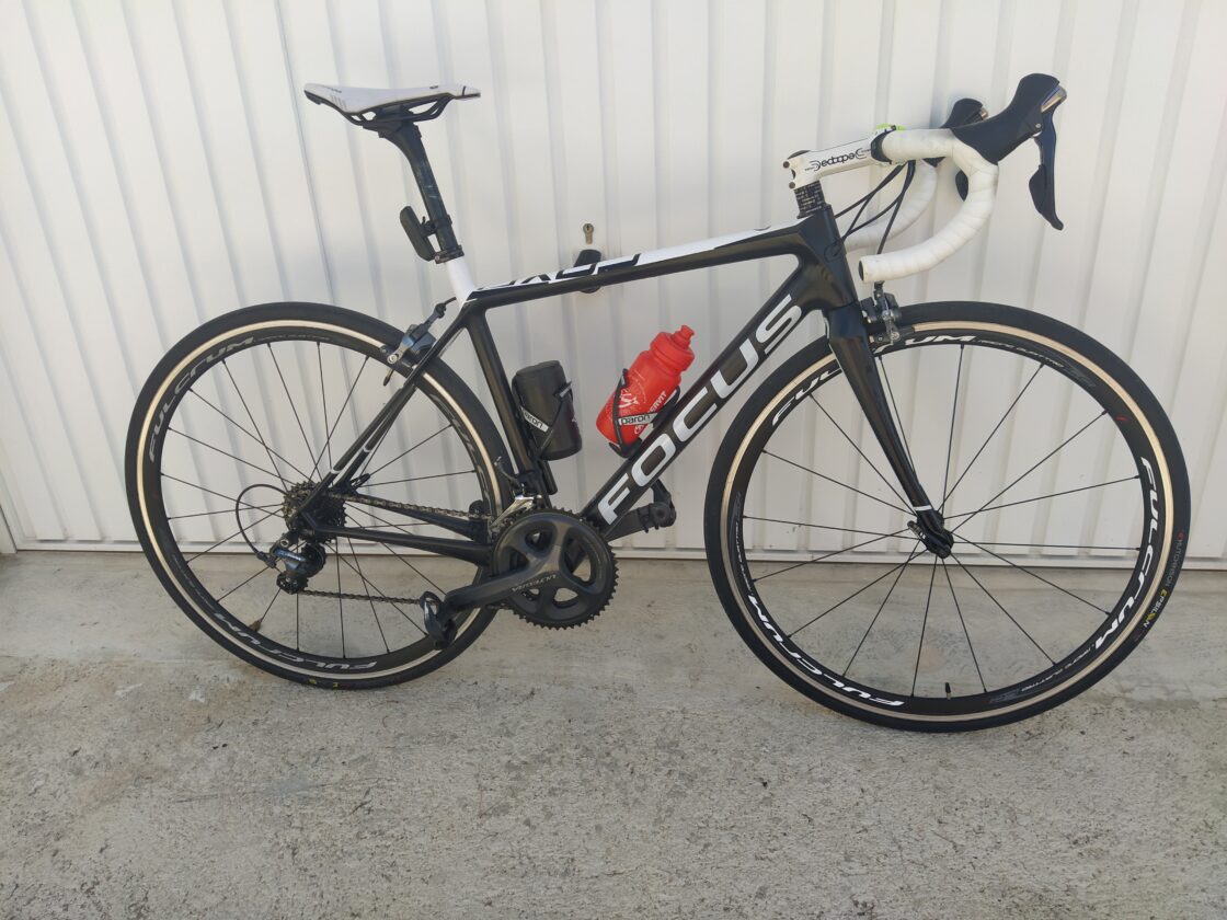 Bici da corsa Focus Cayo Carbon