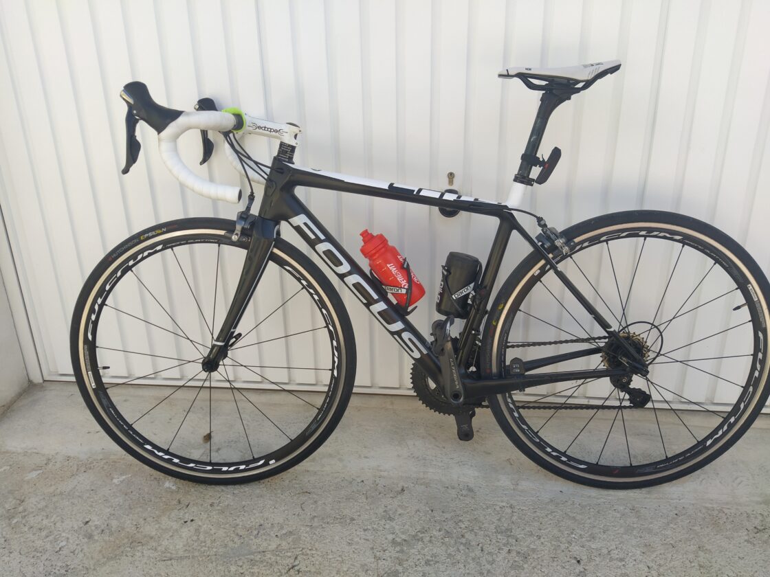 Bici da corsa Focus Cayo Carbon