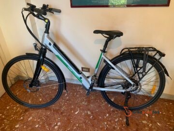 Bici elettrica argento