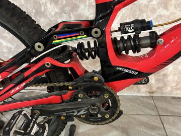 SPECIALIZED DEMO 8 DOWNHILL