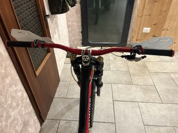 SPECIALIZED DEMO 8 DOWNHILL