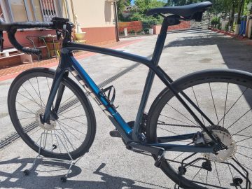 Bici corsa endurance Domane AL2 discTrek