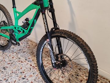 Mtb downhill dh yt tues 27.5