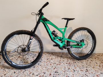 Mtb downhill dh yt tues 27.5