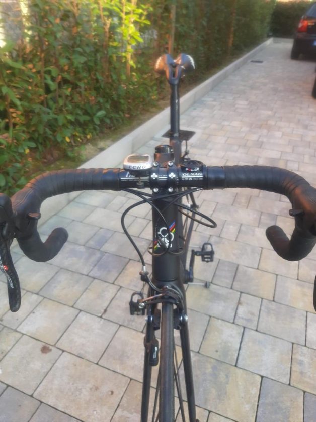Bici da strada in carbonio