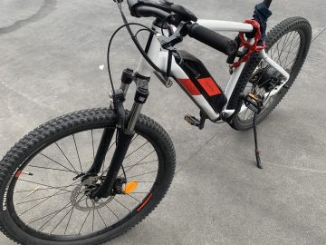 Bicicletta elettrica pedalata assistita comprata il 23/08/23 solo 8 mesi di usò eccellente stato