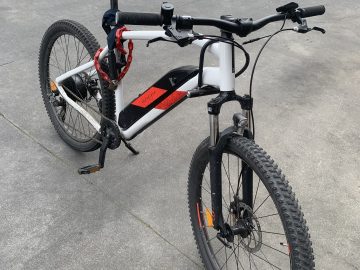 Bicicletta elettrica pedalata assistita comprata il 23/08/23 solo 8 mesi di usò eccellente stato