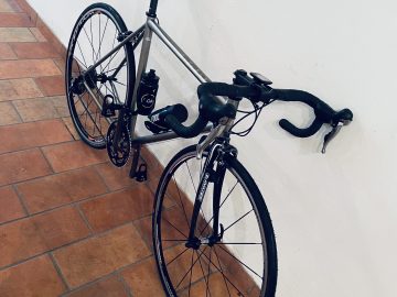 Bici da corsa Nevi in titanio
