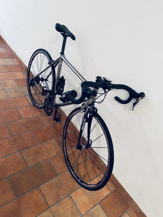 Bici da corsa Nevi in titanio