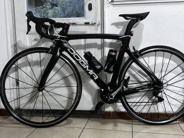 Vendo bici da corsa full carbon Pinarello