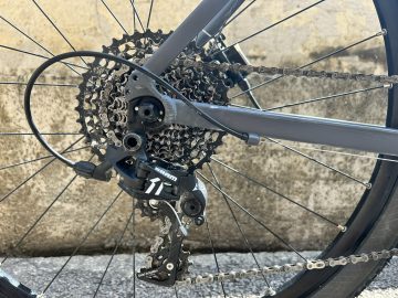 TRIBAN GRVL 520 SRAM APEX 1