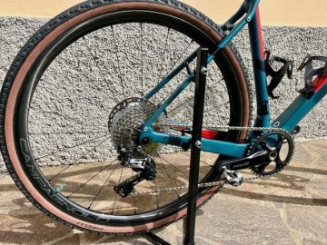 BICI GRAVEL WILIER TRIESTINA JENA Taglia L + RUOTE CAMPAGNOLO LEVANTE