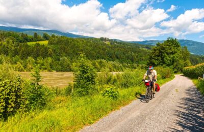 Vacanze di primavera 2025 in bici: idee e itinerari per Pasqua, 25 aprile e 1° maggio